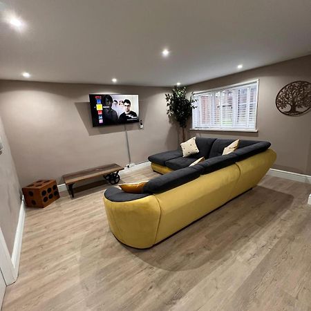 Premier Inn Comfort Mattresses - Sleeps 6 ミドルトン エクステリア 写真